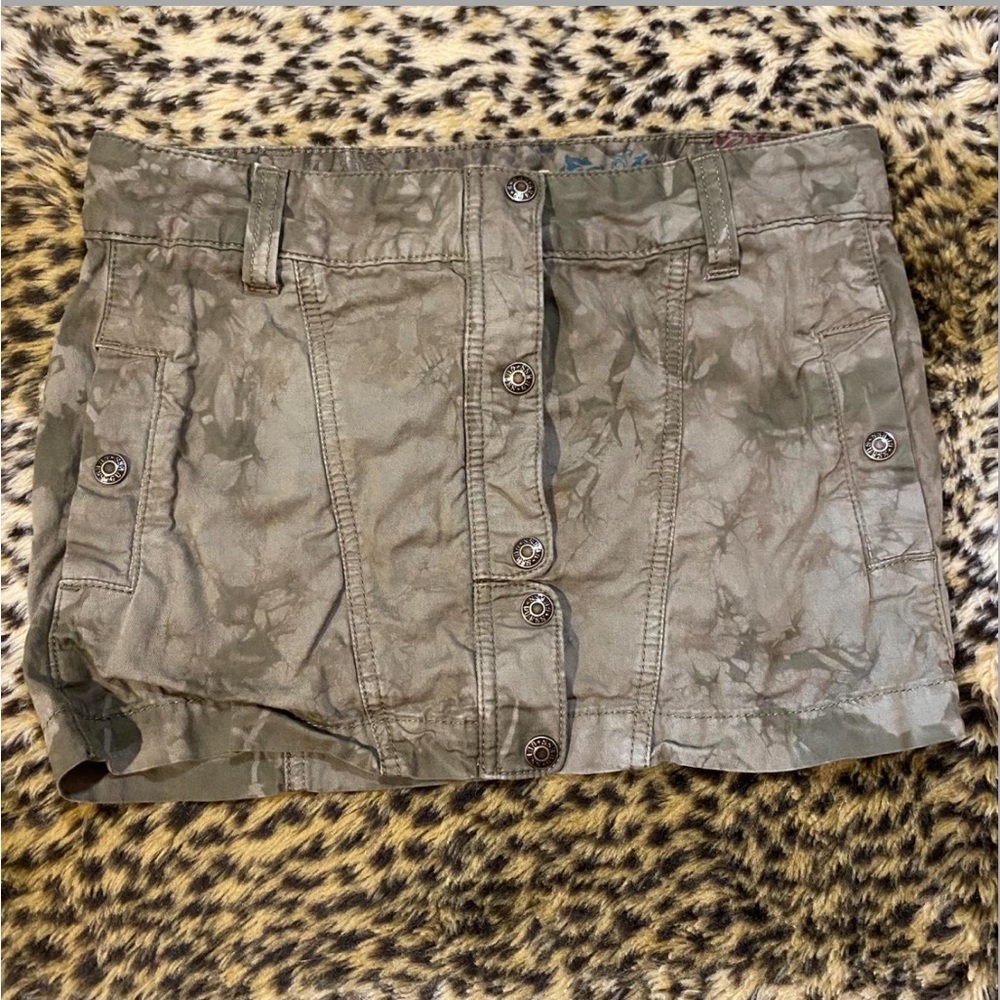 tie dye button guess mini skirt